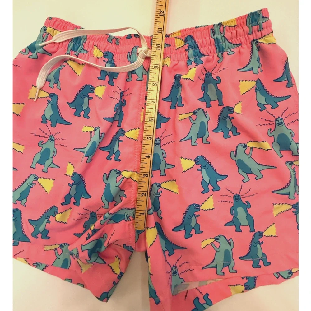 Chubbies The Dino Swim Trunks Lined Men’s size Medium in Pink Beach Summer Vacay